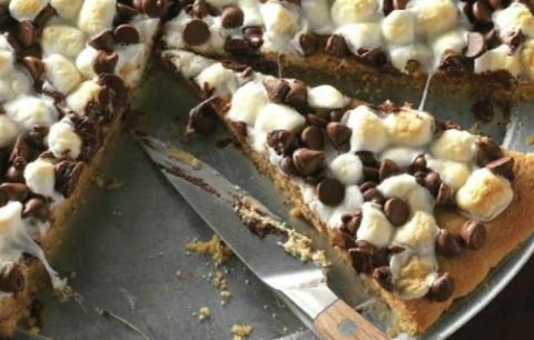 chocolatepenutbutterpizza